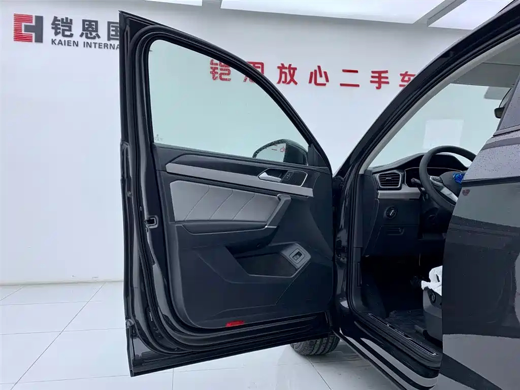 VOLKSWAGEN TAYRON 2024
