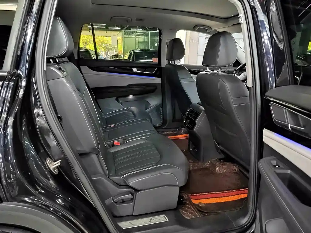 VOLKSWAGEN TOURAN 2022
