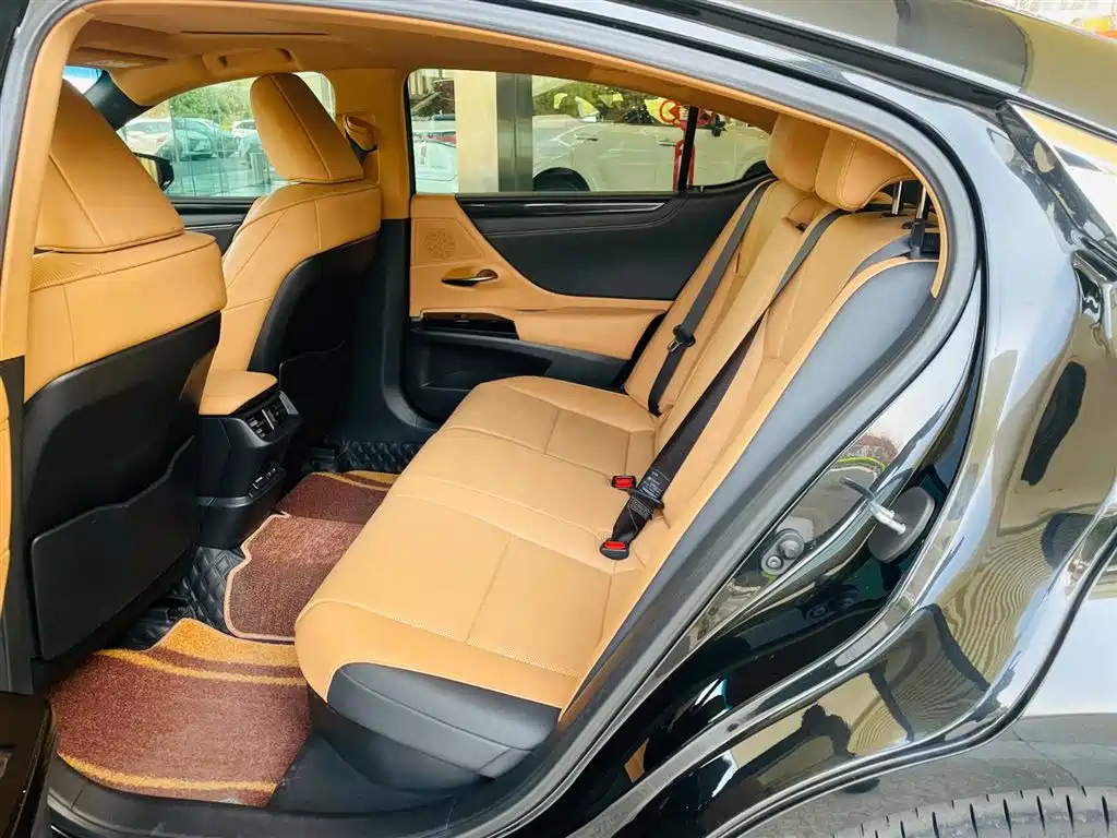 LEXUS ES 2022