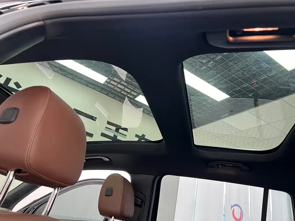MERCEDES BENZ GLB 2023