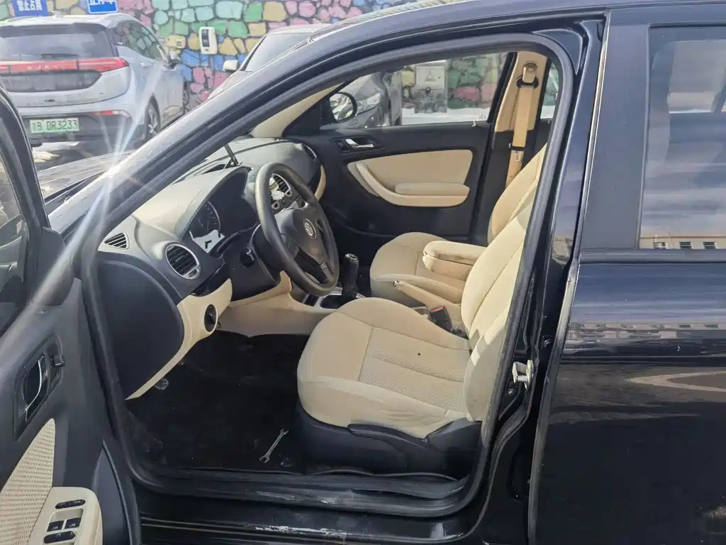 VOLKSWAGEN LAVIDA 2013