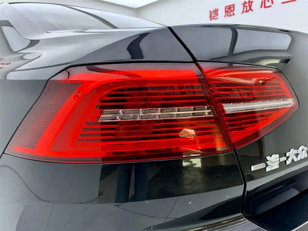 VOLKSWAGEN MAGOTAN 2020