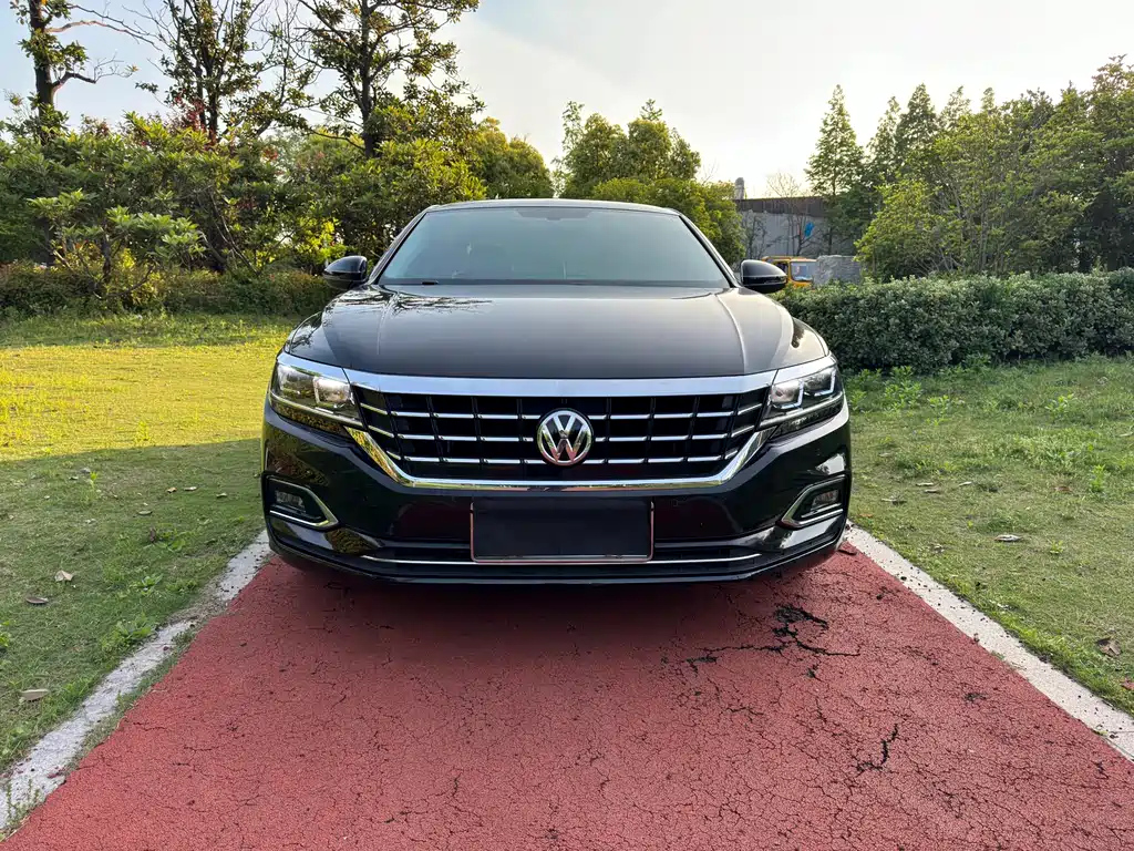 VOLKSWAGEN PASSAT 2020