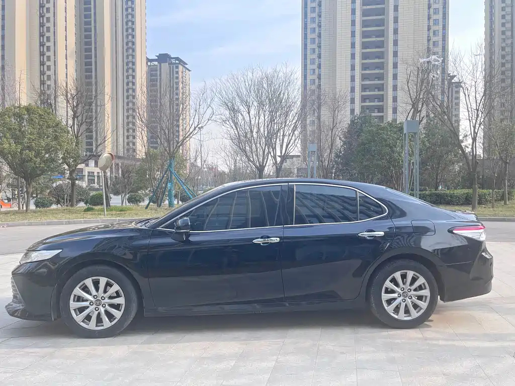 TOYOTA CAMRY 2018