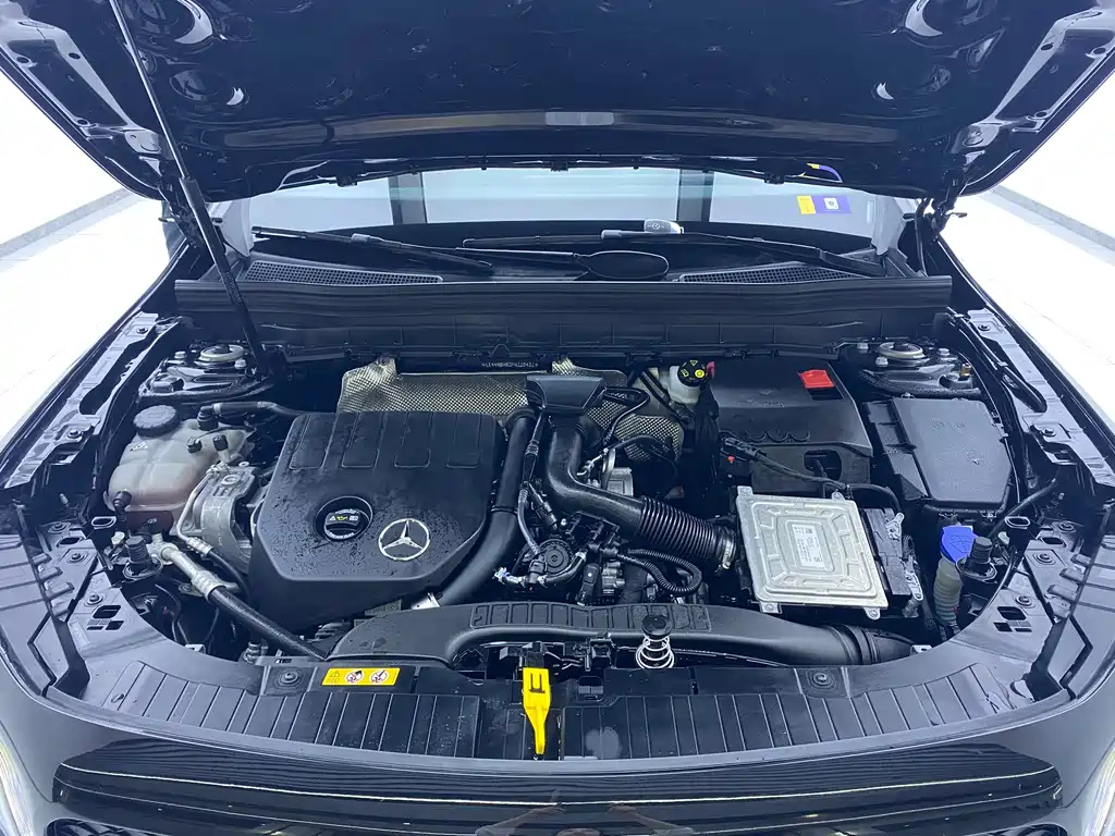 MERCEDES BENZ GLB 2023