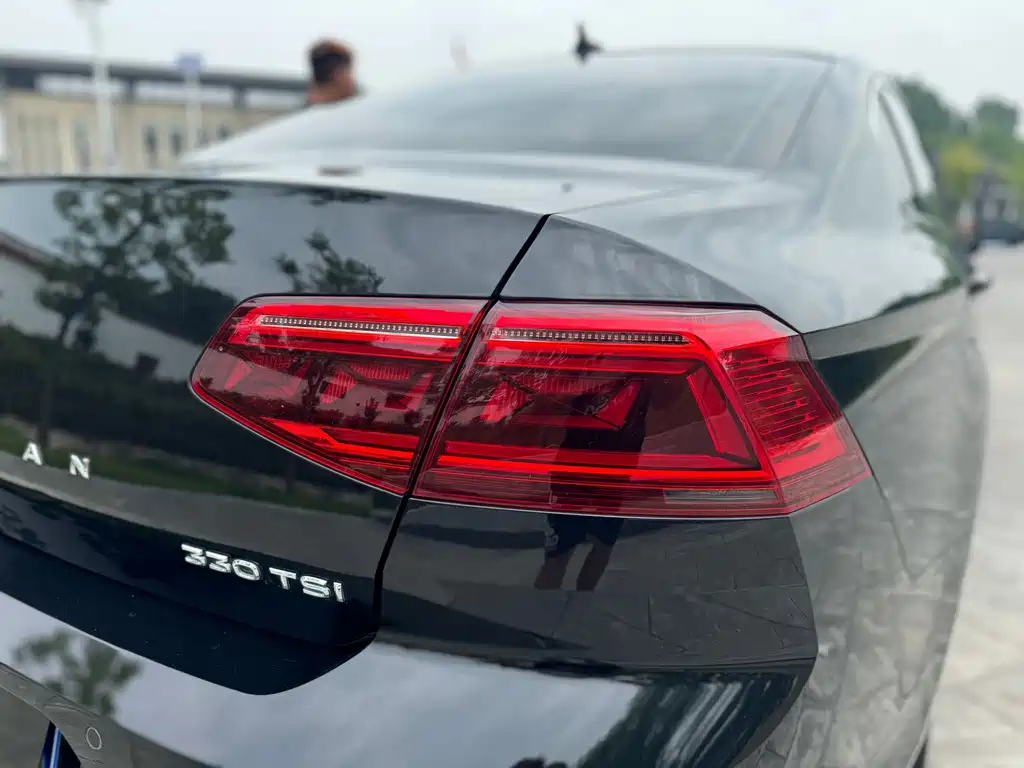 VOLKSWAGEN MAGOTAN 2021