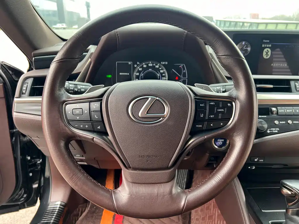LEXUS ES 2019