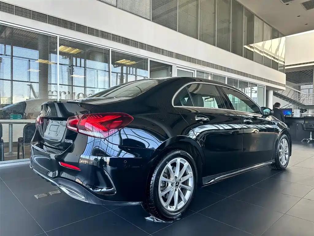 MERCEDES BENZ A-CLASS 2022