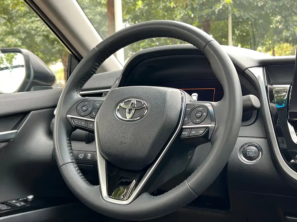 TOYOTA CAMRY 2021