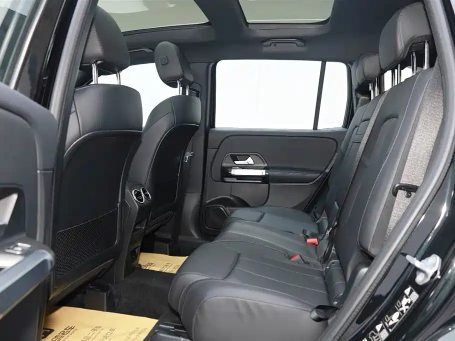 MERCEDES BENZ GLB 2023