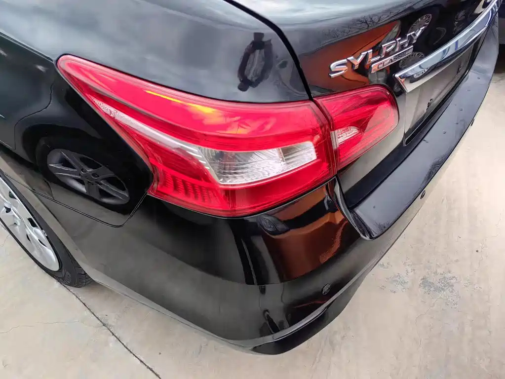 NISSAN SYLPHY 2020