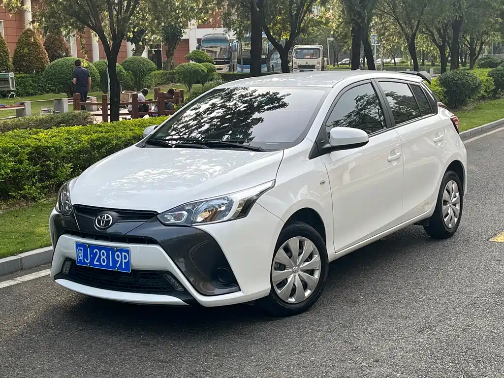TOYOTA YARIS L DAZZLING