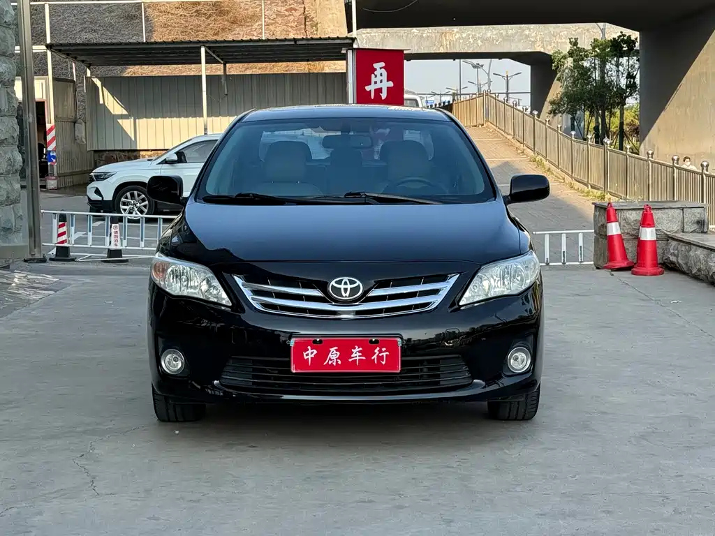 TOYOTA COROLLA 2012