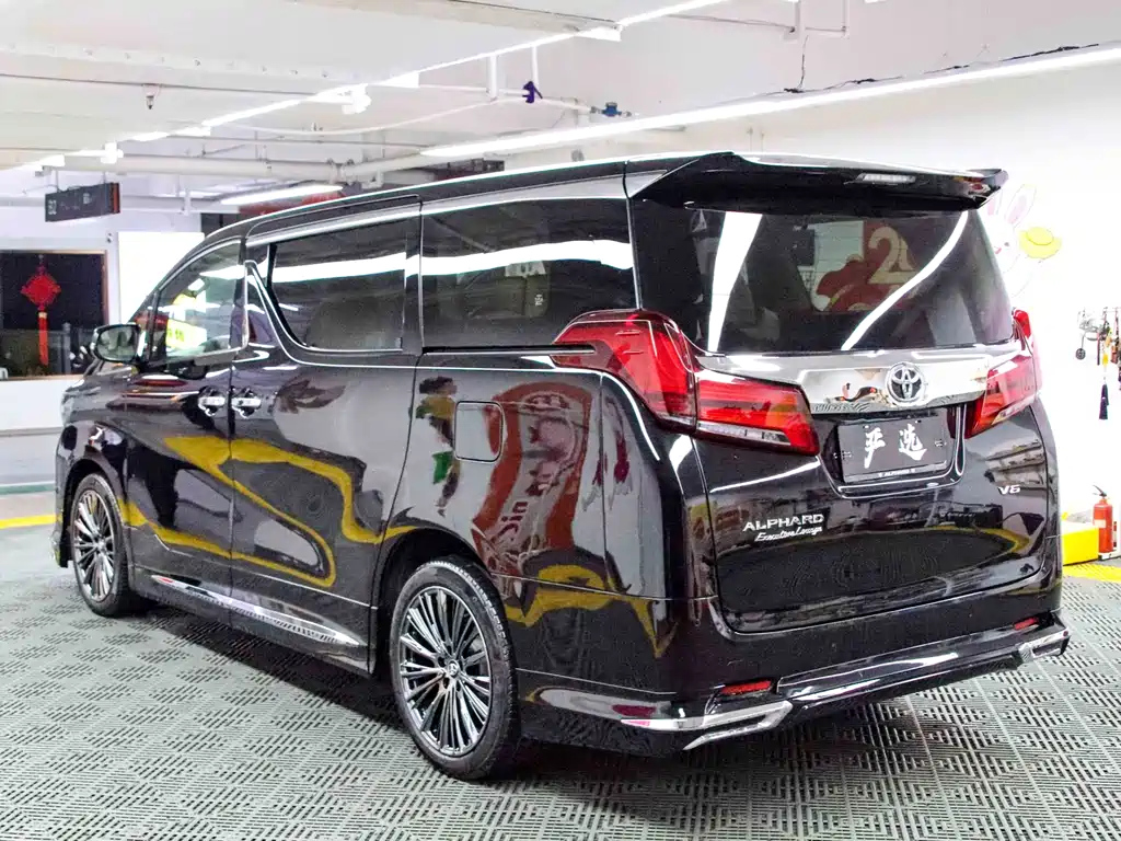 TOYOTA ALPHARD 2015