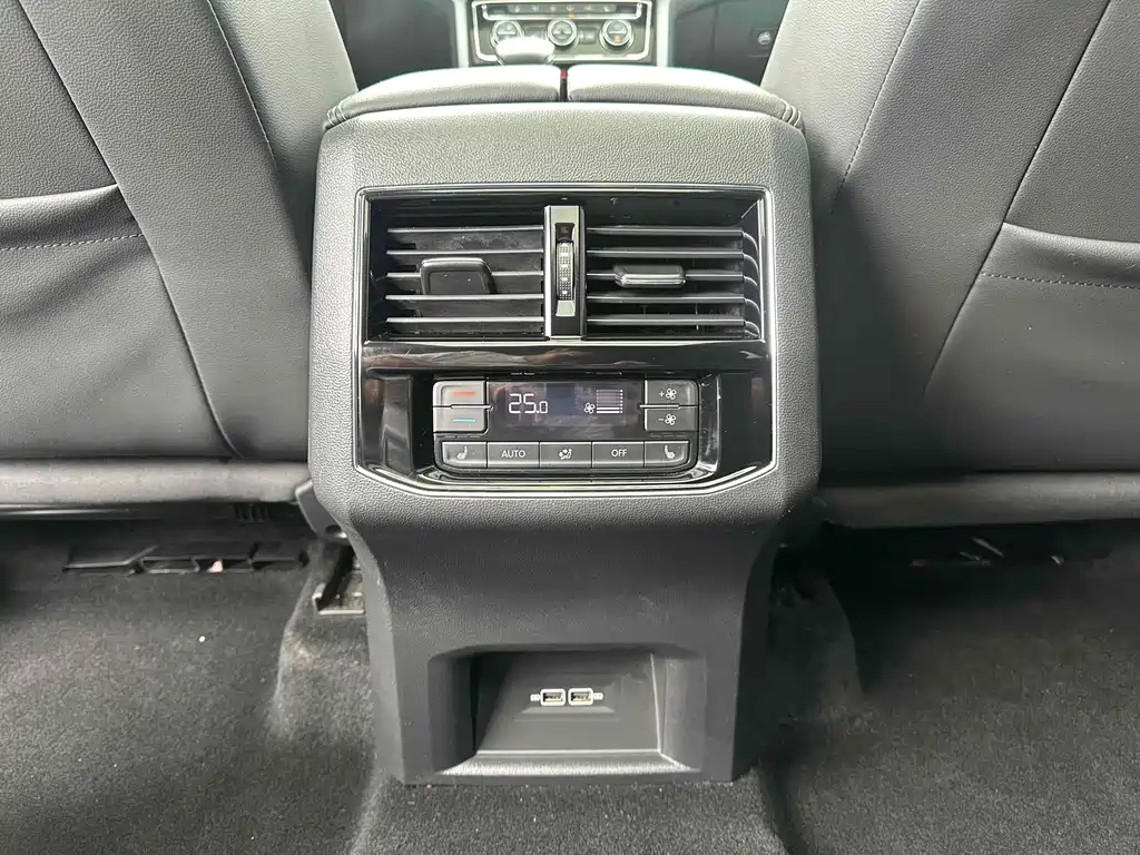 VOLKSWAGEN TOURAN 2020