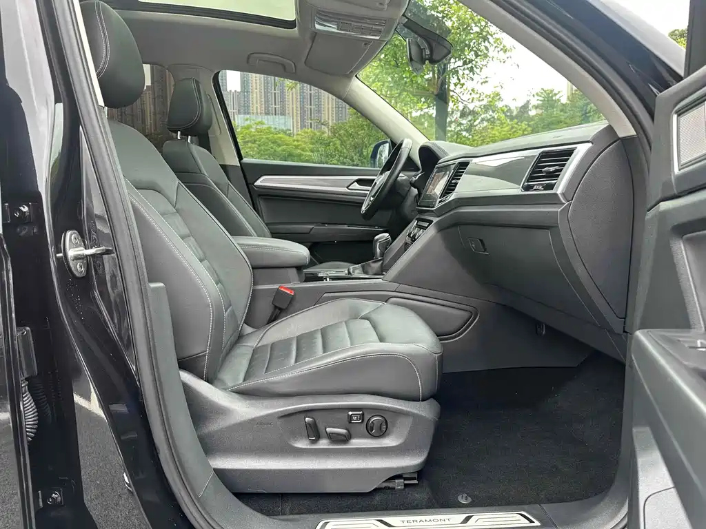 VOLKSWAGEN TOURAN 2020