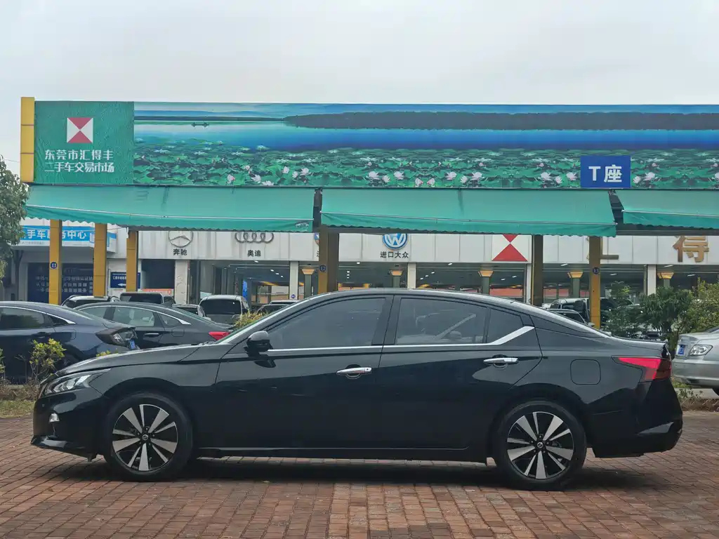 NISSAN TEANA 2022