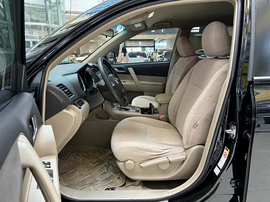 TOYOTA HIGHLANDER 2015