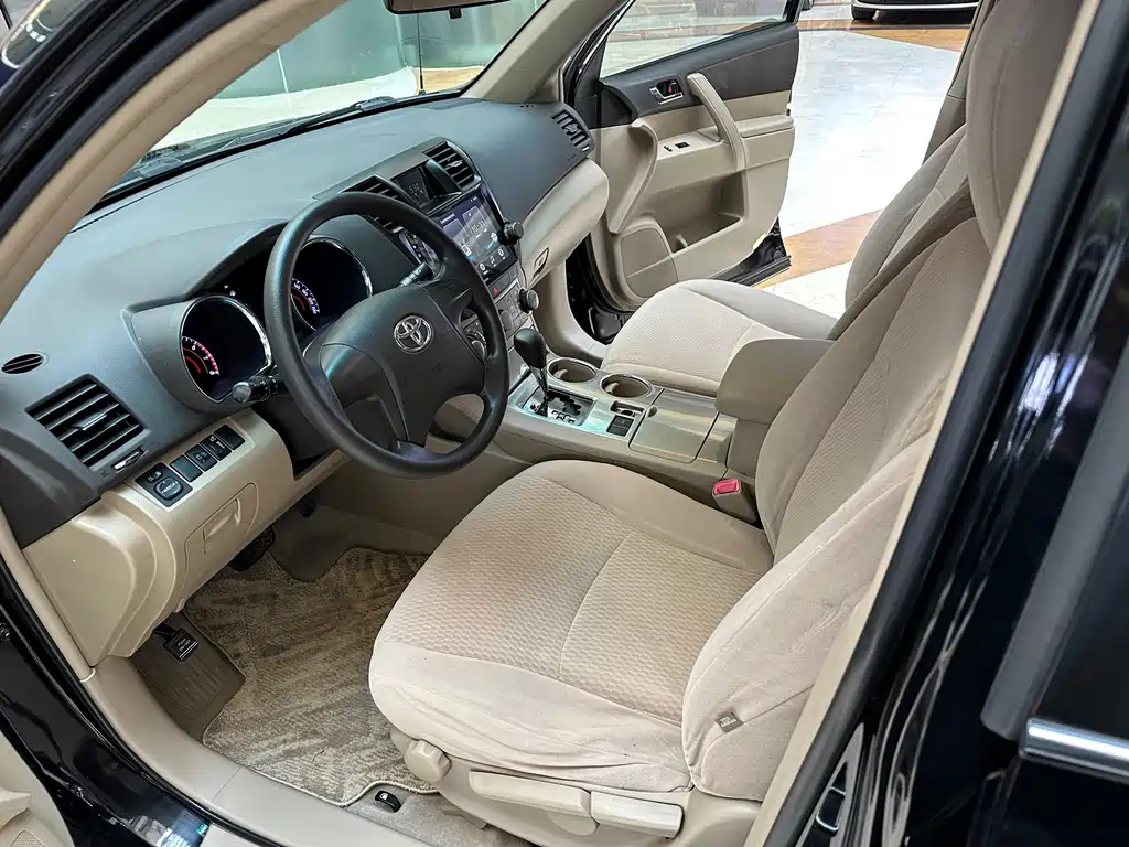 TOYOTA HIGHLANDER 2015