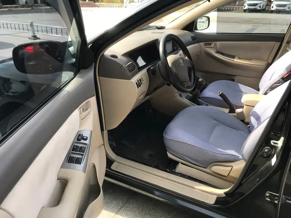TOYOTA COROLLA 2012