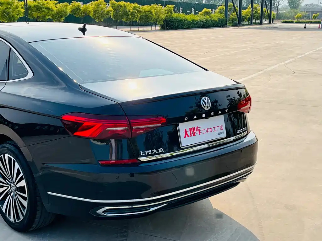 VOLKSWAGEN PASSAT 2020