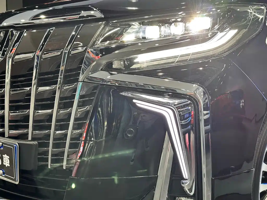 TOYOTA ALPHARD 2017