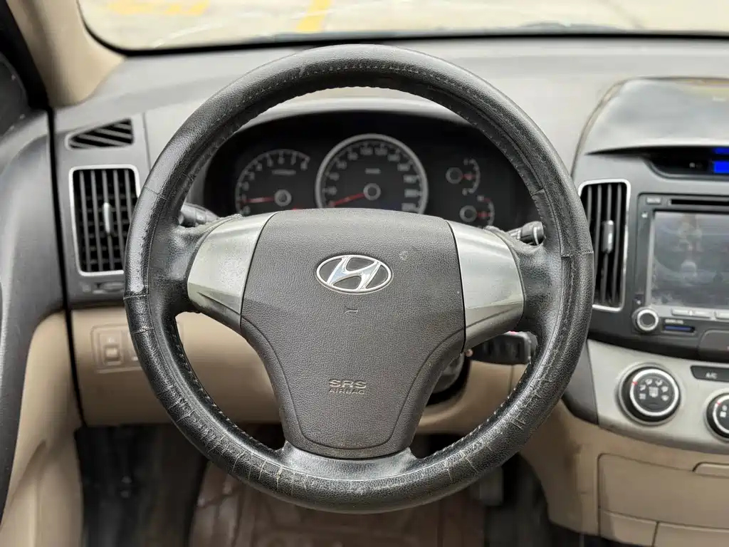 HYUNDAI CELESTA 2011