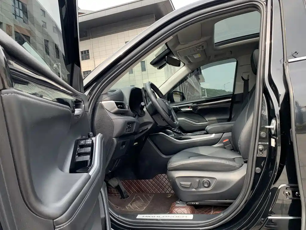TOYOTA HIGHLANDER 2022