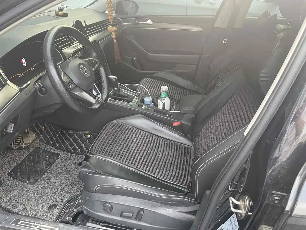 VOLKSWAGEN MAGOTAN 2020