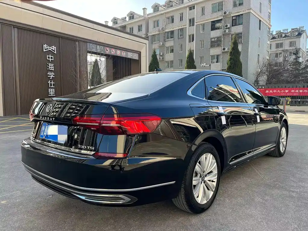 VOLKSWAGEN PASSAT 2021