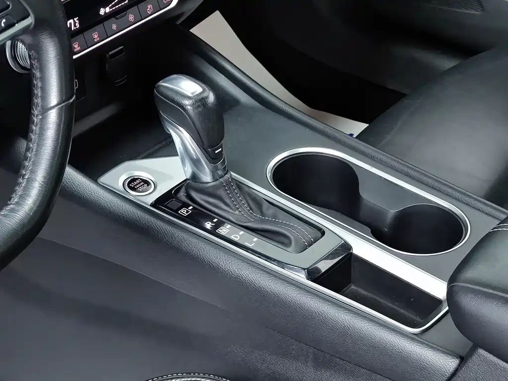 NISSAN TEANA 2019