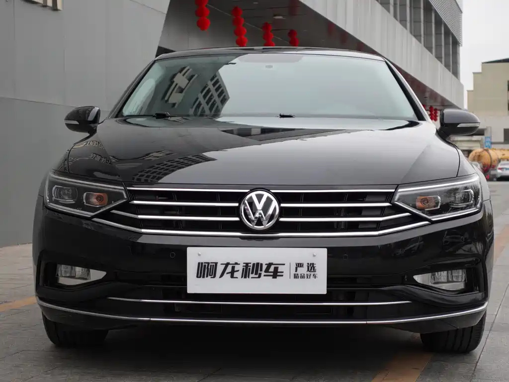 VOLKSWAGEN MAGOTAN 2020