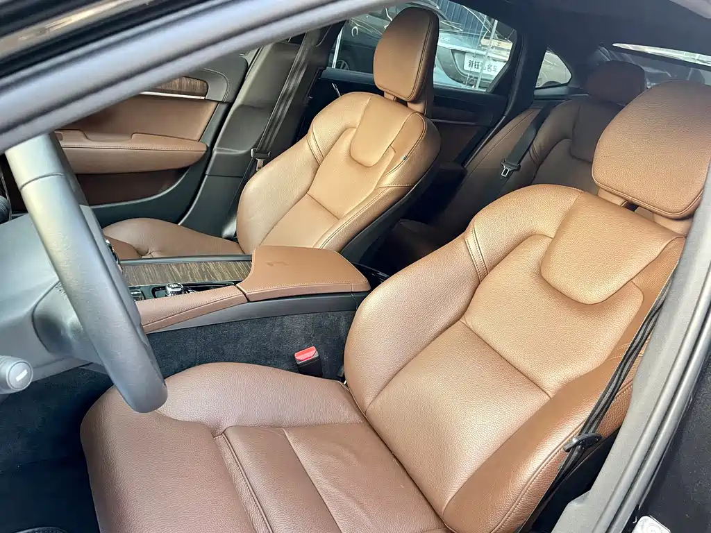 VOLVO S90 2021