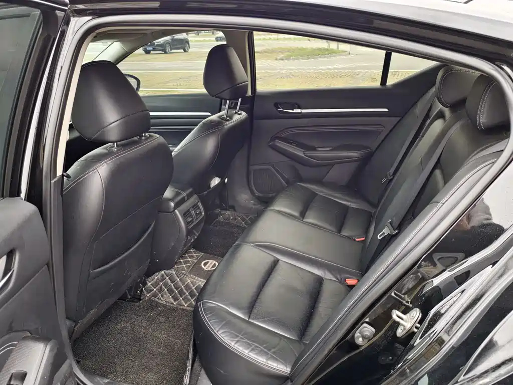 NISSAN TEANA 2019
