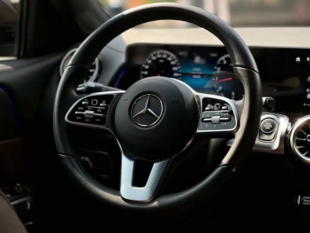 MERCEDES BENZ GLB 2022