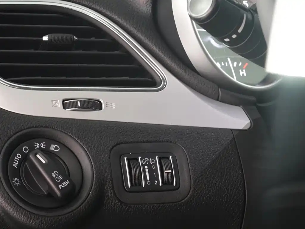 DODGE JCUV 2014