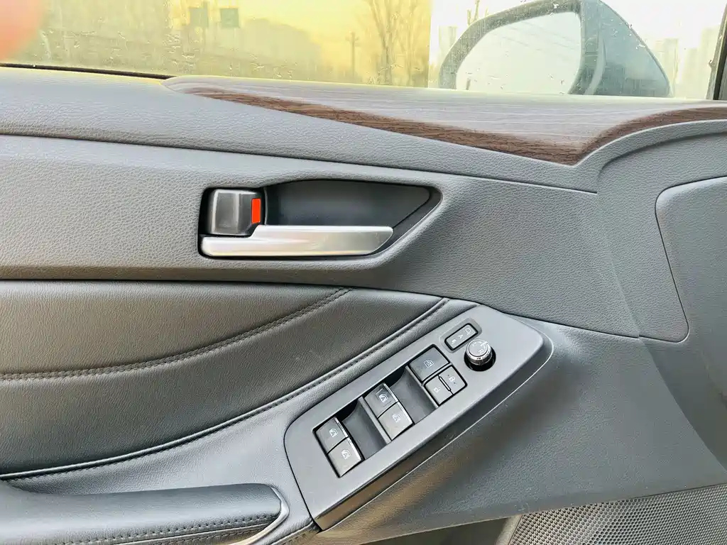 TOYOTA AVALON 2021