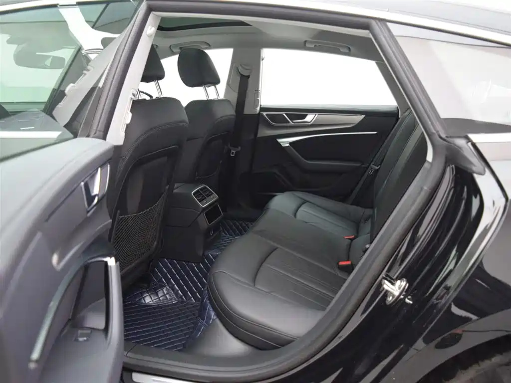 AUDI A7 2024