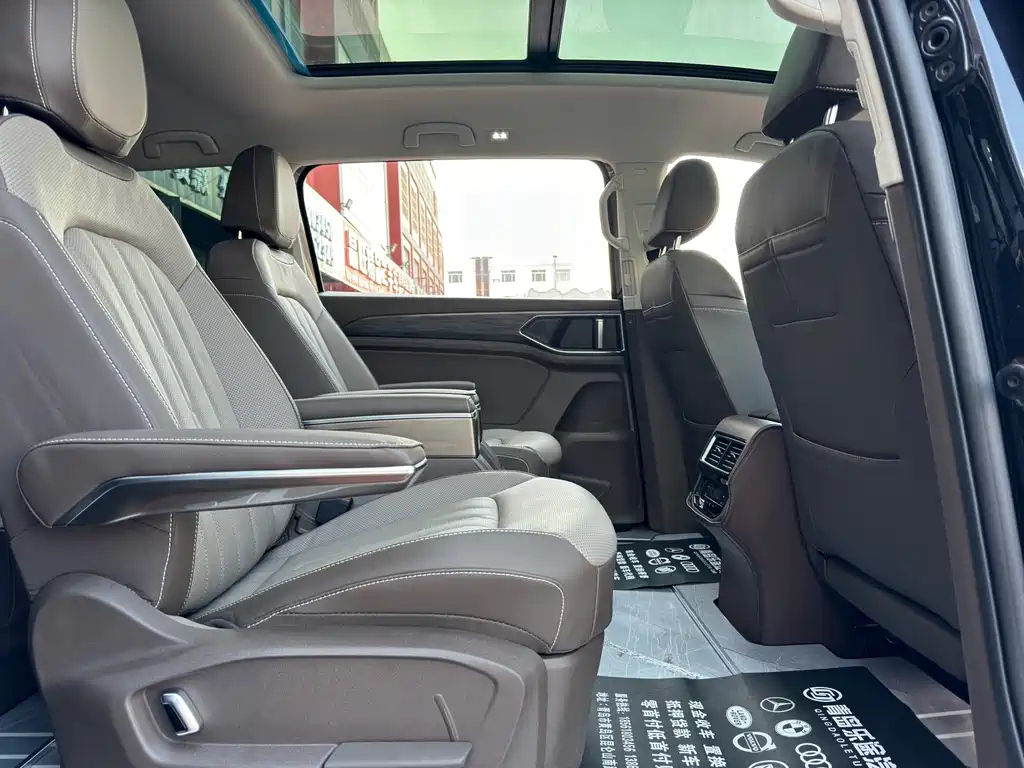 VOLKSWAGEN VILORAN 2023