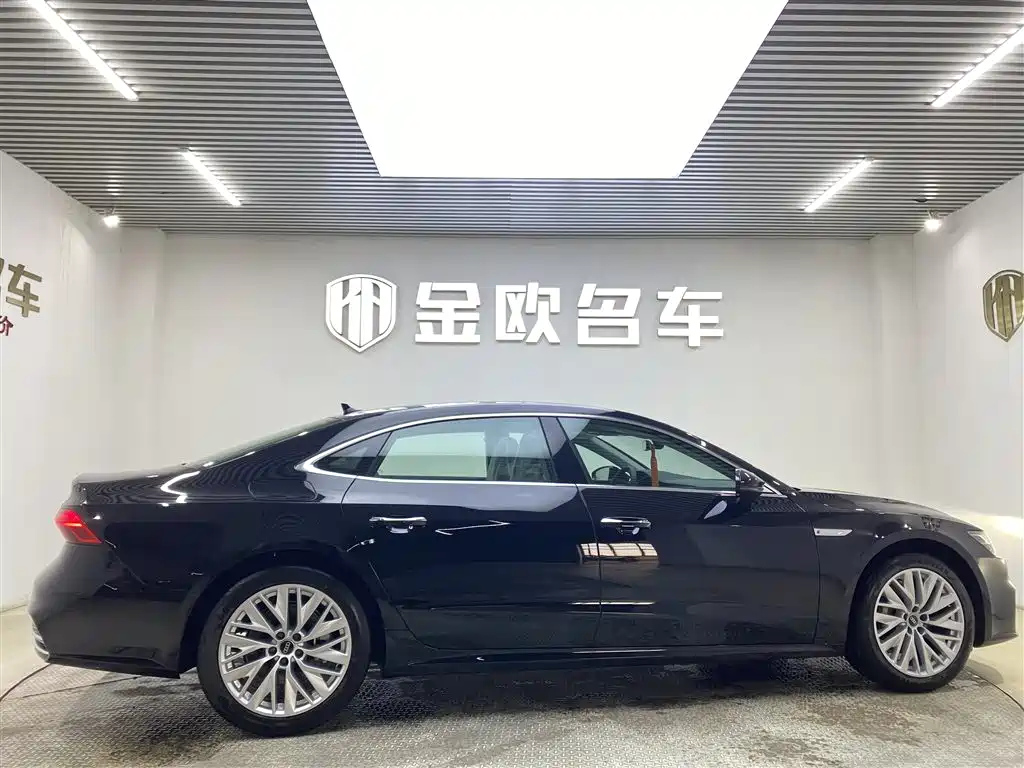 AUDI A7L 2024