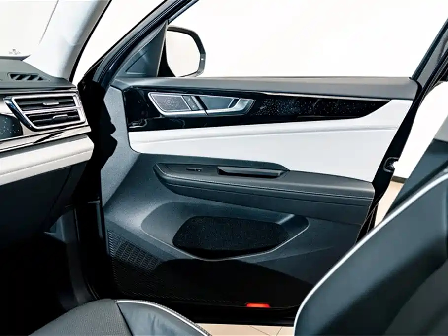 VOLKSWAGEN TOURAN 2023