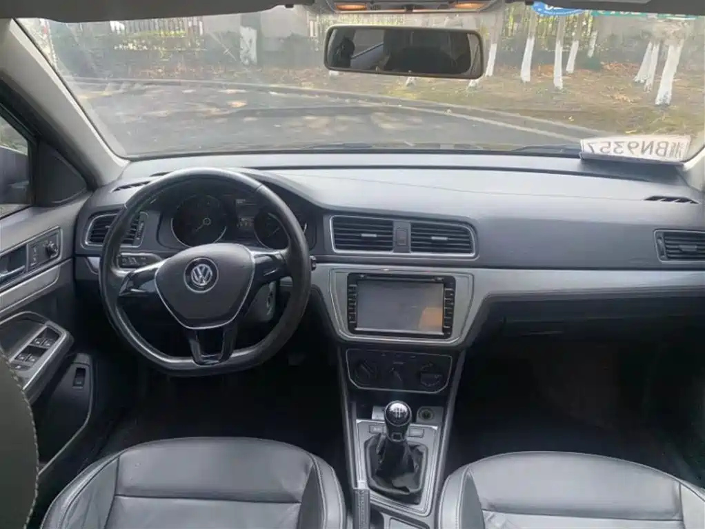 VOLKSWAGEN LAVIDA 2016
