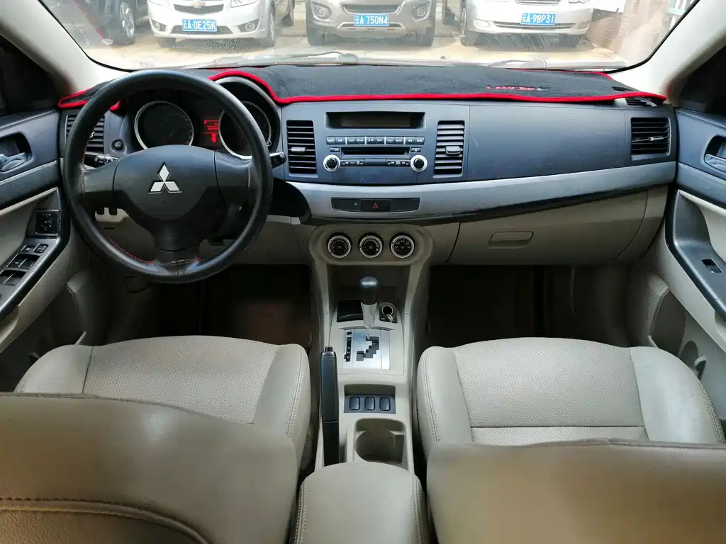MITSUBISHI LANCER EX 2010