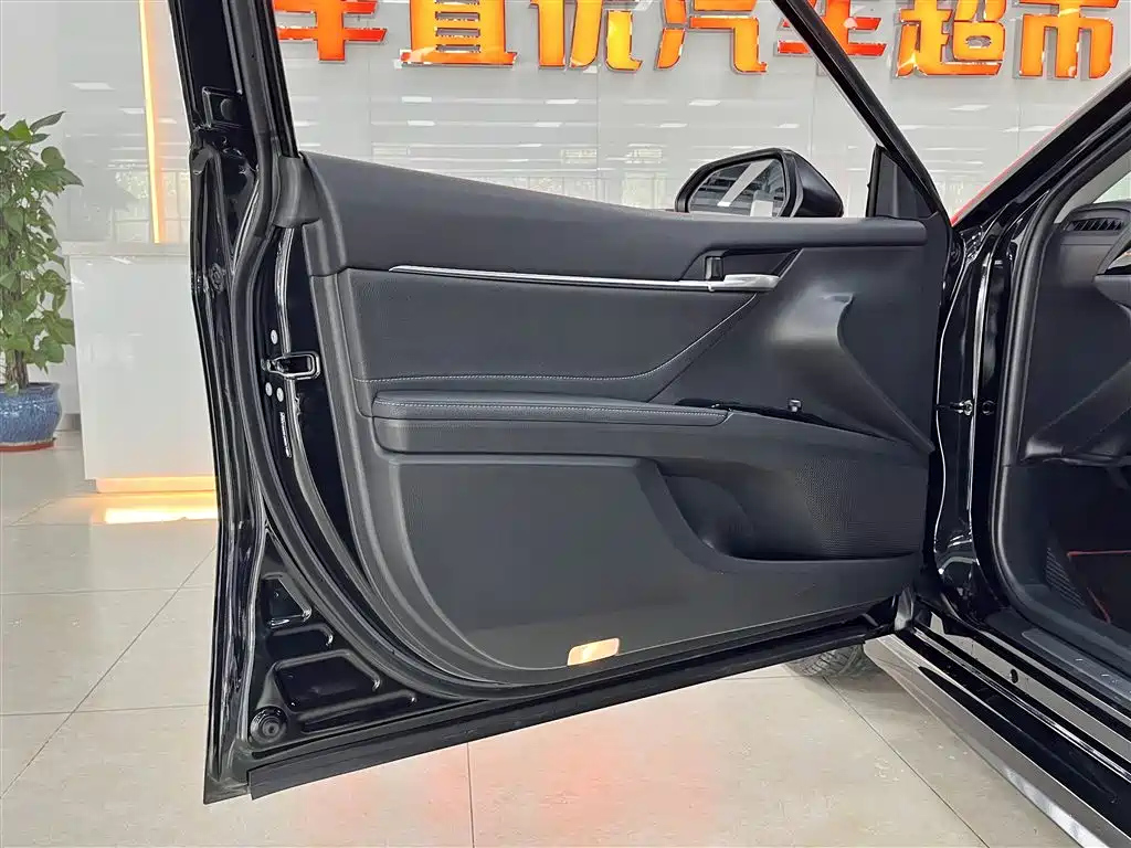 TOYOTA CAMRY 2022
