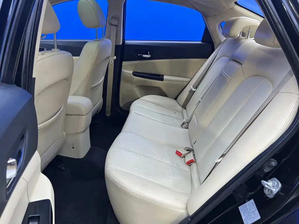 CHANGAN EADO 2015