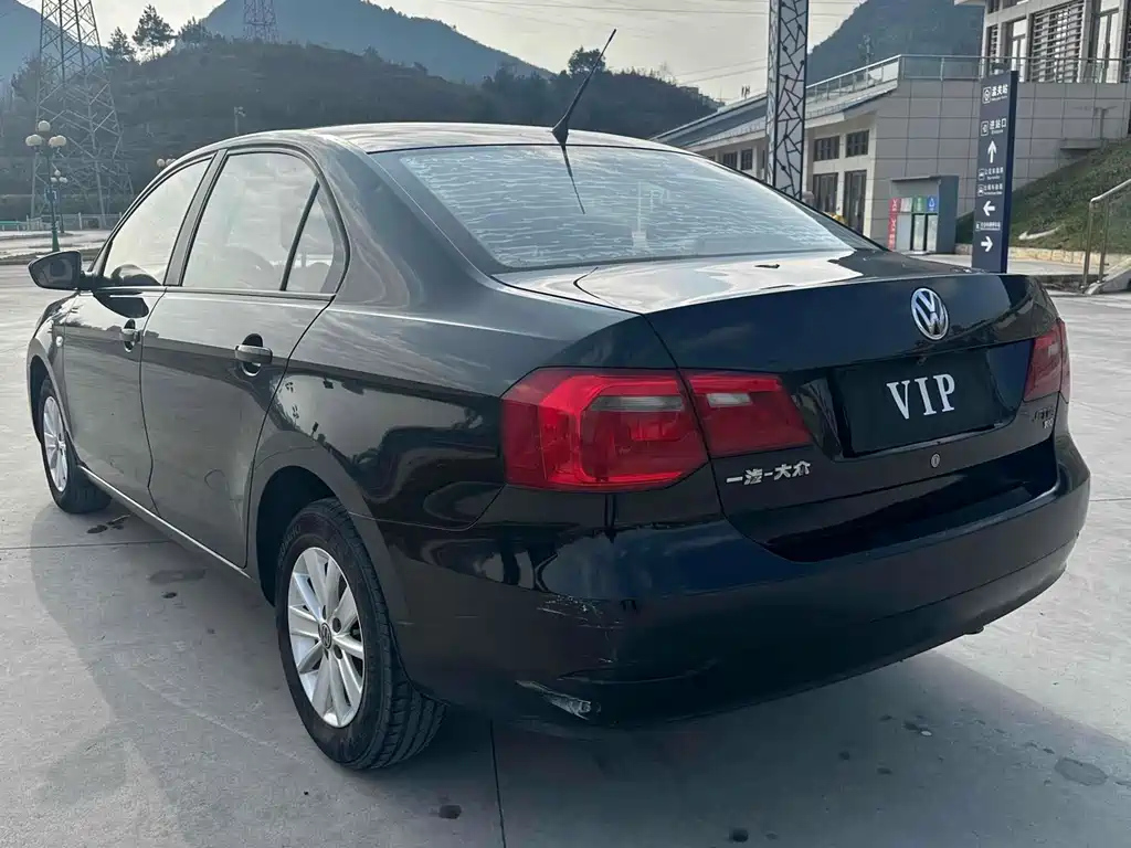 VOLKSWAGEN JETTA 2017