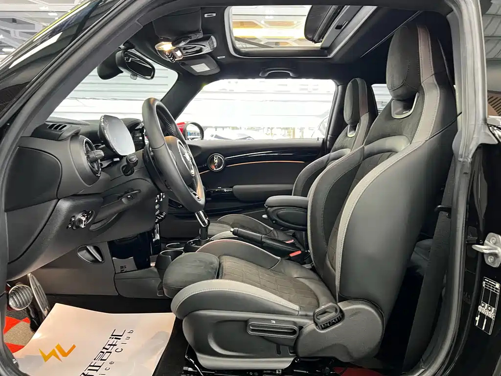 MINI JCW 2022