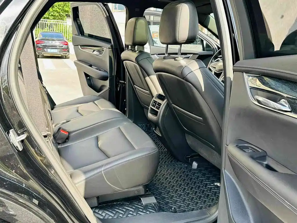 CADILLAC XT5 2021