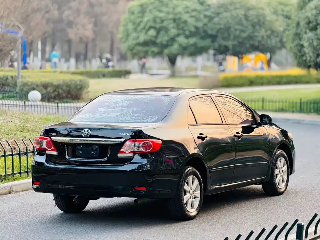 TOYOTA COROLLA 2013