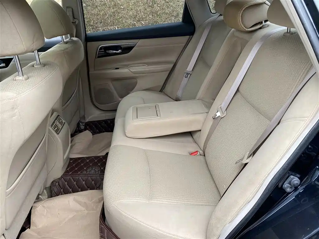 NISSAN TEANA 2015